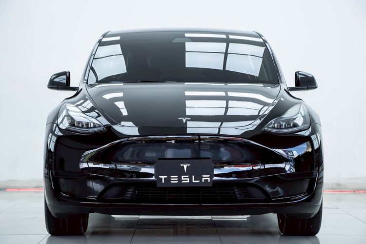 Tesla Model Y 2023 Rear-Wheel Drive Utility-car ไฟฟ้า ไม่ติดแก๊ส เกียร์อัตโนมัติ ดำ รูปที่ 4