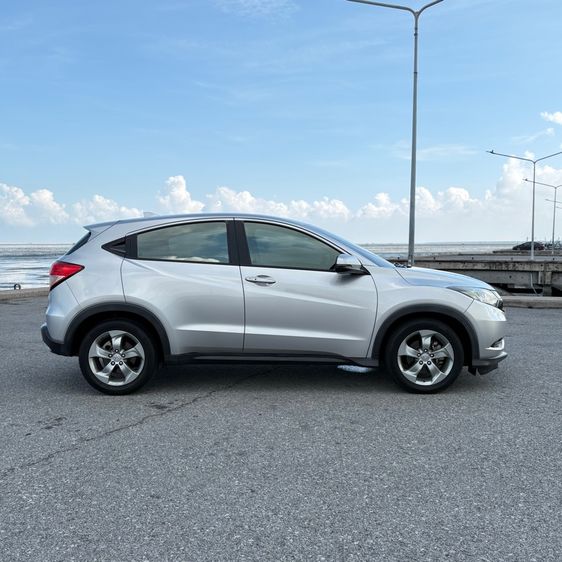 Honda HR-V 2015 1.8 S Sedan เบนซิน ไม่ติดแก๊ส เกียร์อัตโนมัติ เทา รูปที่ 3