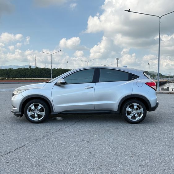 Honda HR-V 2015 1.8 S Sedan เบนซิน ไม่ติดแก๊ส เกียร์อัตโนมัติ เทา รูปที่ 4
