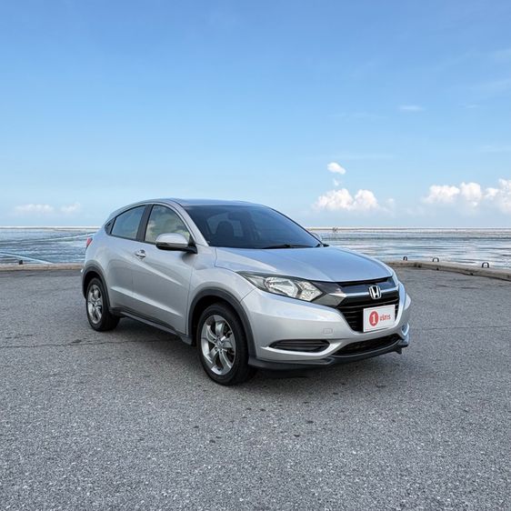 Honda HR-V 2015 1.8 S Sedan เบนซิน ไม่ติดแก๊ส เกียร์อัตโนมัติ เทา รูปที่ 2