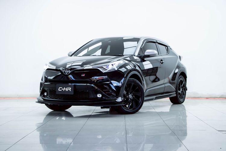 รถ Toyota C-HR 1.8 HEV GR Sport สี ดำ