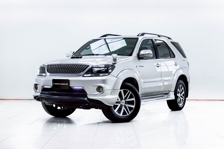 Toyota Fortuner 2008 3.0 V 4WD Utility-car ดีเซล ไม่ติดแก๊ส เกียร์อัตโนมัติ เทา