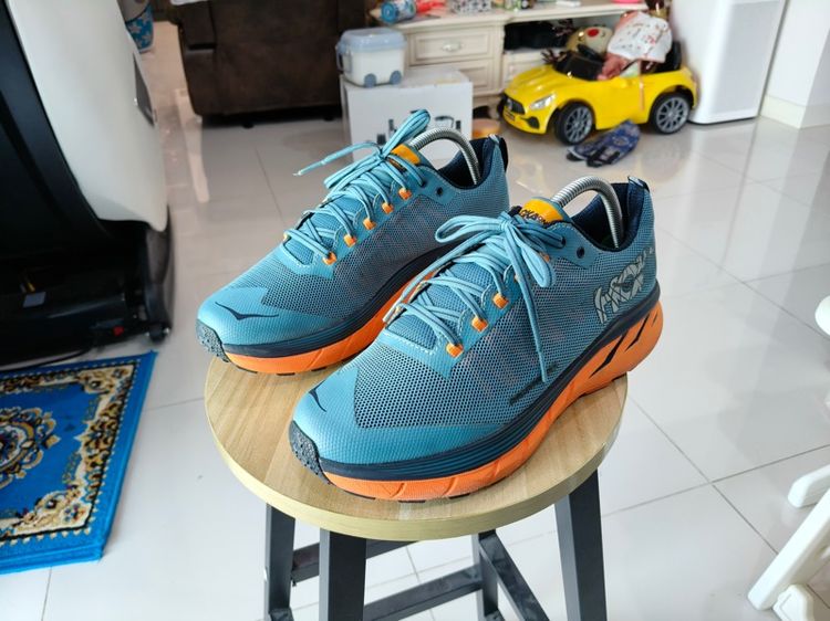 เขียว ผ้าใบ รองเท้าผ้าใบ รองเท้ามือสอง hoka  Challenger ATR 4 ขนาด เบอร์ 42.5 us 9 Uk 8.5 ยาว 270