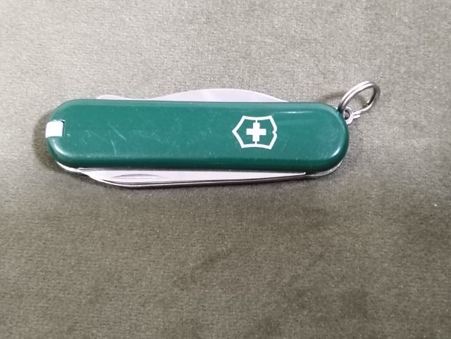 victorinox sd 58 mm. แท้มือสองงานที่ระลึกกอล์ฟมาสเตอร์ปี 2001ประกับแน่นกระชับเครื่องมือครบคมเดิมราคา 530บาทรวมส่งเก็บเงินปลายทาง