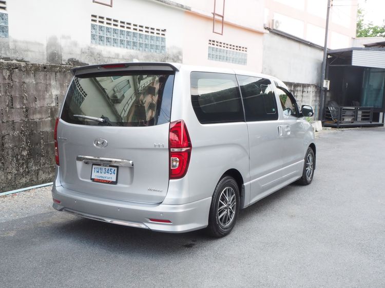 Hyundai H-1  2020 2.5 Deluxe Van ดีเซล ไม่ติดแก๊ส เกียร์อัตโนมัติ บรอนซ์เงิน รูปที่ 4