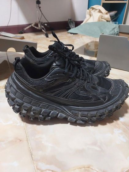 balenciaga defender