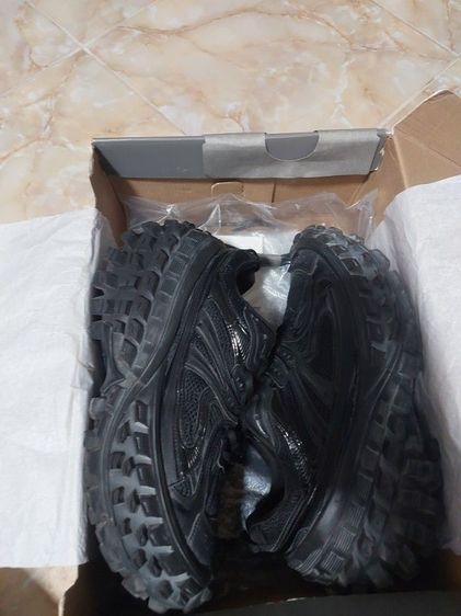 balenciaga defender รูปที่ 5