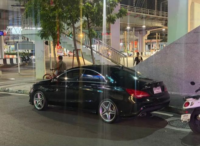 Mercedes-Benz CLA-Class 2015 CLA250 AMG Sedan เบนซิน ไม่ติดแก๊ส เกียร์อัตโนมัติ ดำ รูปที่ 3