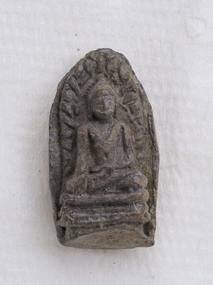 พระรอดเนื้อดิน 18036918