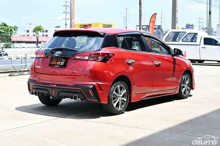 Toyota Yaris 2020 1.2 High Sedan เบนซิน ไม่ติดแก๊ส เกียร์อัตโนมัติ แดง รูปที่ 3