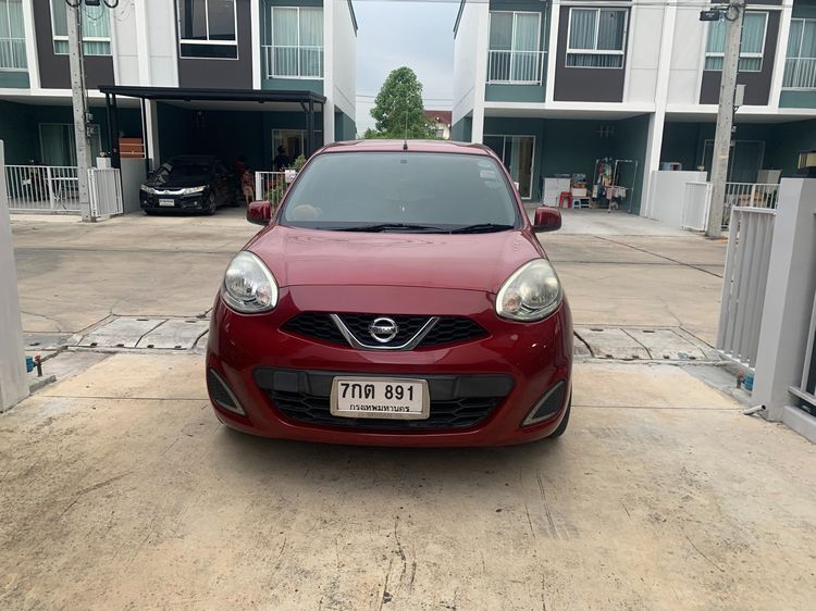 รถ Nissan March 1.2 EL สี แดง