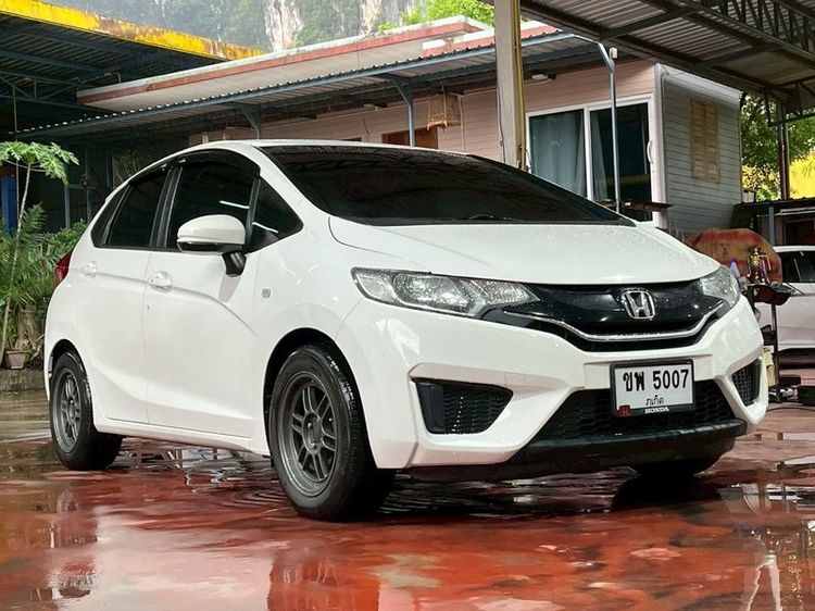 Honda Jazz 2016 1.5 V Sedan เบนซิน ไม่ติดแก๊ส เกียร์อัตโนมัติ ขาว