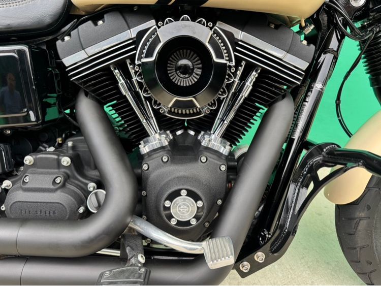 Dyna Fat bob 2014 สีครีมด้านตรงรุ่น รูปที่ 6