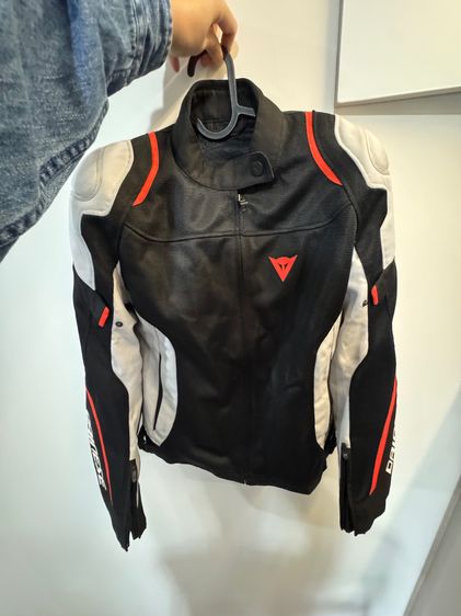 ส่งต่อเสื้อการ์ด Dainese ผู้หญิง สภาพนางฟ้า ใส่ไม่ถึง 5 ครั้ง