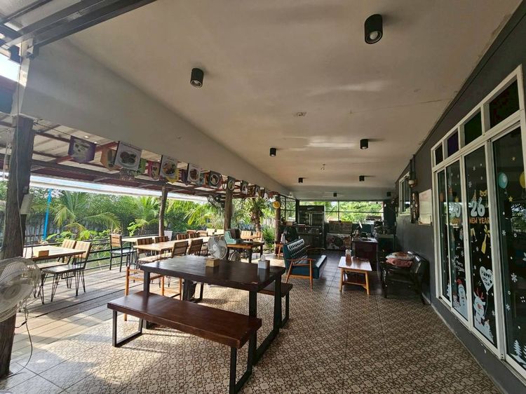 🏡 ขายด่วน ร้านอาหารพร้อมที่ดินริมน้ำ ทำเลพักผ่อน บรรยากาศร่มรื่น เริ่มธุรกิจได้ทันที รูปที่ 4