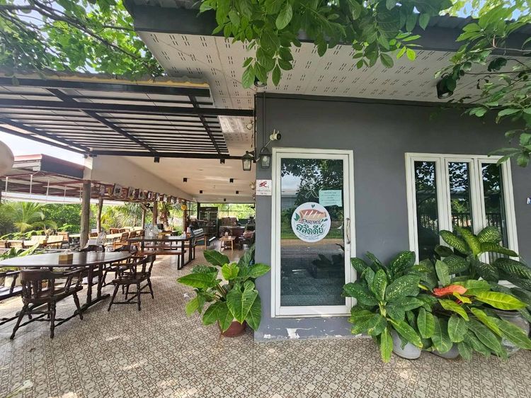 🏡 ขายด่วน ร้านอาหารพร้อมที่ดินริมน้ำ ทำเลพักผ่อน บรรยากาศร่มรื่น เริ่มธุรกิจได้ทันที รูปที่ 3