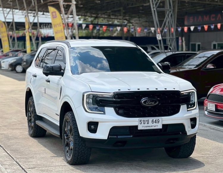 รถ Ford Everest 2.0 Titanium Sport สี ขาว