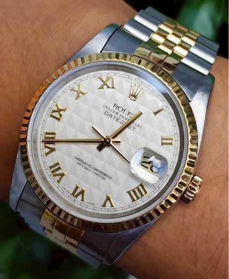 Rolex oyster perpetual date just 16233
