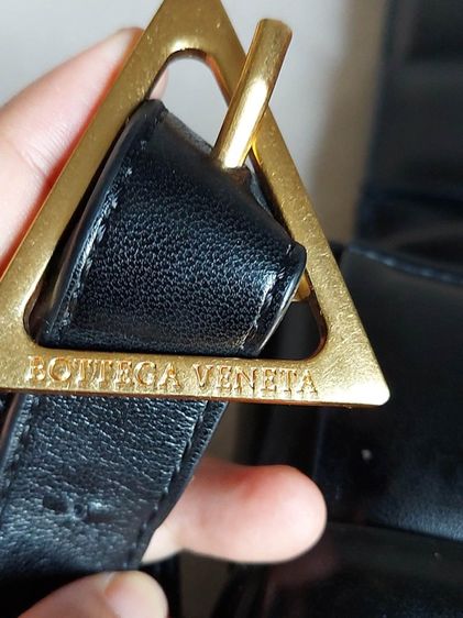 กระเป๋าสะพาย Bottega Veneta เป็นหนังสานสีดำ รูปที่ 9