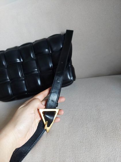 กระเป๋าสะพาย Bottega Veneta เป็นหนังสานสีดำ รูปที่ 16