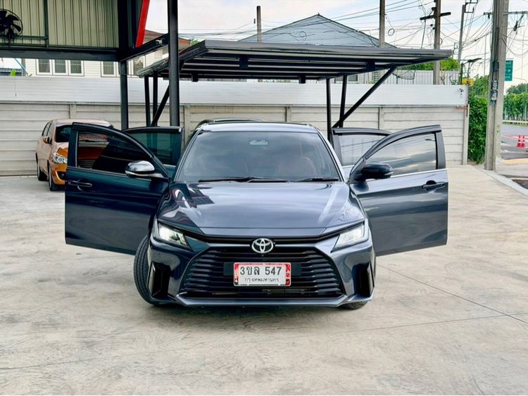 Toyota Yaris ATIV 2023 1.2 Premium Luxury Sedan เบนซิน ไม่ติดแก๊ส เกียร์อัตโนมัติ เทา รูปที่ 3
