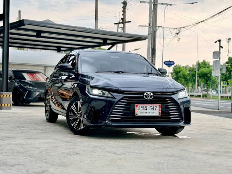 รถ Toyota Yaris ATIV 1.2 Premium Luxury สี เทา