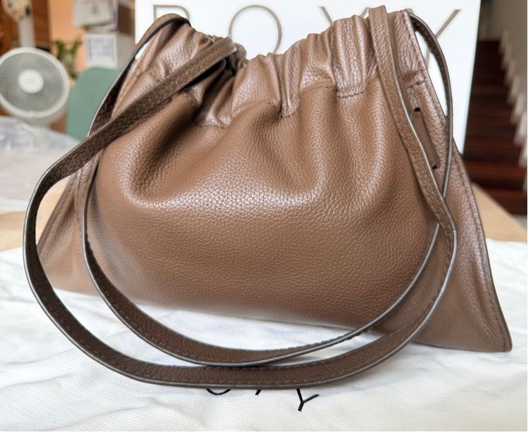 boyy scruntchy satchel hojicha รูปที่ 4