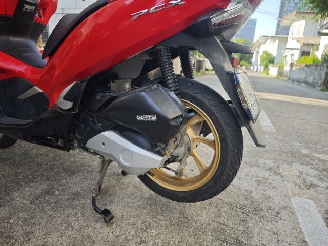 ปรับราคาใหม่ขายรถจักรยานยนต์ honda PCX 150 รถบ้านแท้ๆเล่มพร้อมโอนครับเบอร์โทรศัพท์ 061-7523559 รูปที่ 3