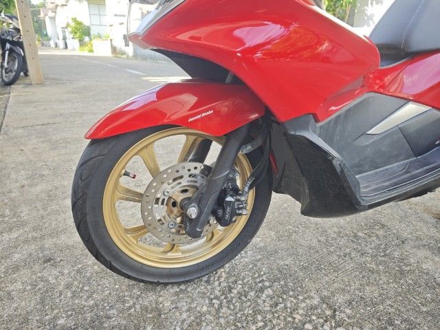 ปรับราคาใหม่ขายรถจักรยานยนต์ honda PCX 150 รถบ้านแท้ๆเล่มพร้อมโอนครับเบอร์โทรศัพท์ 061-7523559 รูปที่ 4