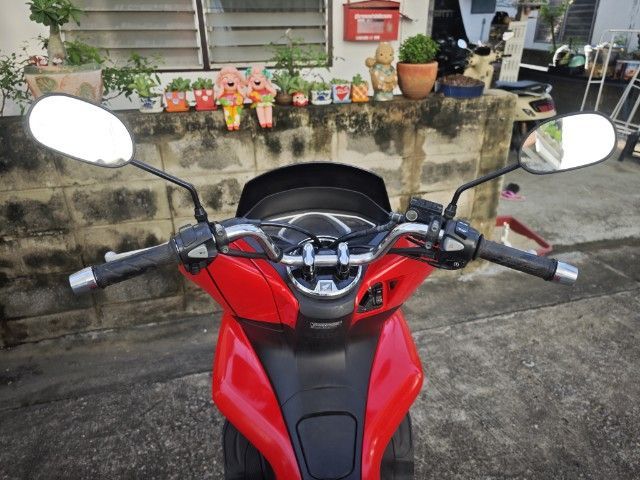ปรับราคาใหม่ขายรถจักรยานยนต์ honda PCX 150 รถบ้านแท้ๆเล่มพร้อมโอนครับเบอร์โทรศัพท์ 061-7523559 รูปที่ 2