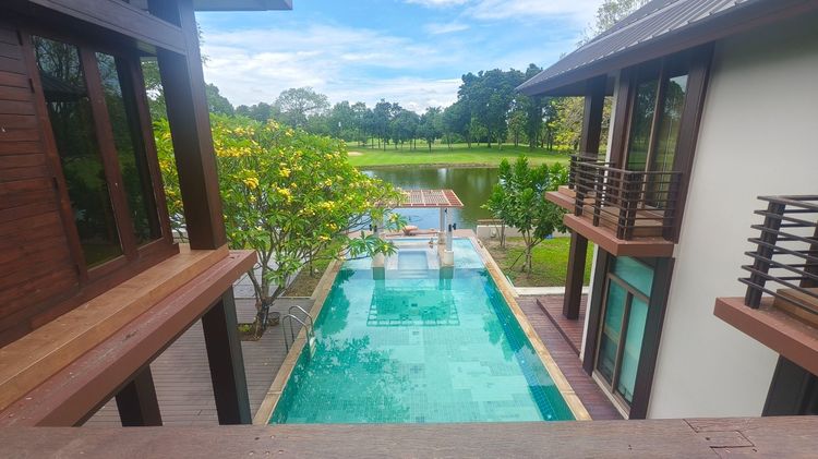 ตกแต่งครบ ขายบ้านกึ่งรีสอร์ทสไตล์ อยู่ติดสนามกอล์ฟ  ตั้งอยู่ในโครงการกฤษดา ซิตี้ กอล์ฟ ฮิลล์(โครงการ 26) อ.นครชัยศรี จ.นครปฐม รูปที่ 2