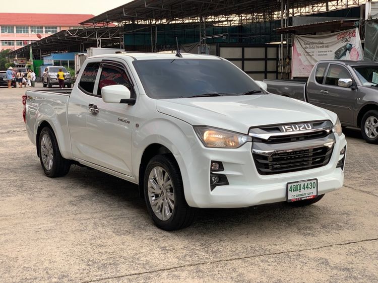 รถ Isuzu D-MAX 1.9 S สี ขาว