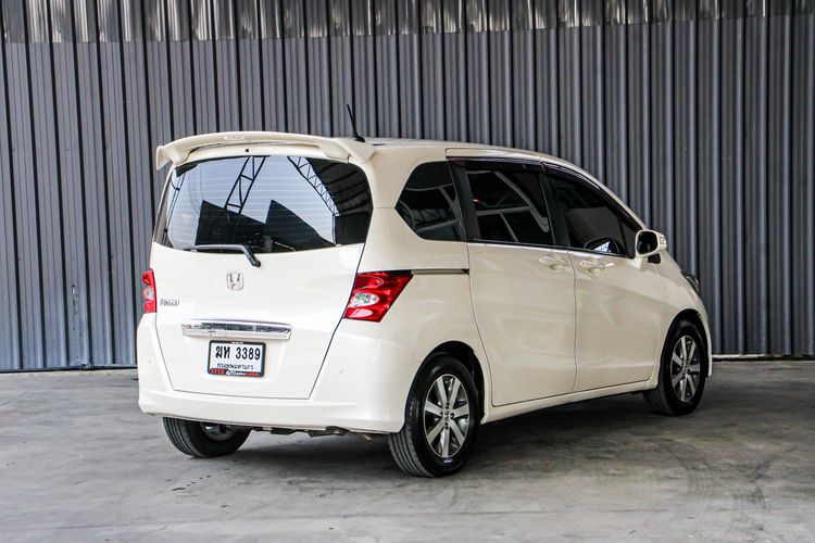 Honda Freed 2022 1.5 SE Utility-car เบนซิน ไม่ติดแก๊ส เกียร์อัตโนมัติ ขาว รูปที่ 4