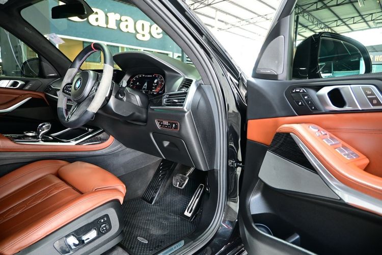 รถ BMW X7 3.0 M50d 4WD สี ดำ