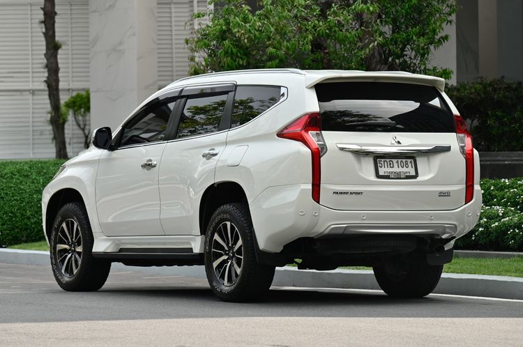 Mitsubishi Pajero Sport 2017 2.4 GT Premium 4WD Utility-car ดีเซล ไม่ติดแก๊ส เกียร์อัตโนมัติ ขาว รูปที่ 3