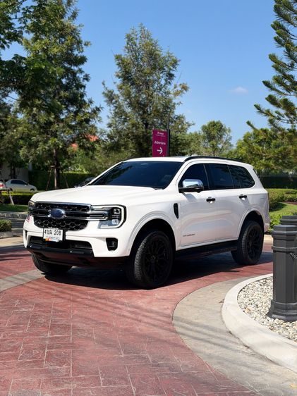 Ford Everest 2023 2.0 Titanium Plus 4WD Utility-car ดีเซล ไม่ติดแก๊ส เกียร์อัตโนมัติ ขาว