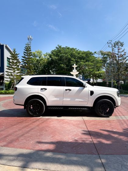 Ford Everest 2023 2.0 Titanium Plus 4WD Utility-car ดีเซล ไม่ติดแก๊ส เกียร์อัตโนมัติ ขาว รูปที่ 3