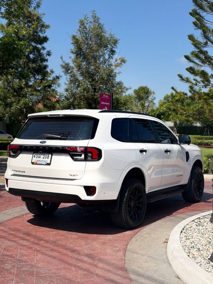 Ford Everest 2023 2.0 Titanium Plus 4WD Utility-car ดีเซล ไม่ติดแก๊ส เกียร์อัตโนมัติ ขาว รูปที่ 4