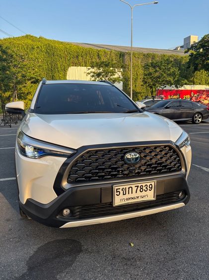 รถ Toyota Corolla Cross 1.8 Hybrid Premium Safety สี ขาว