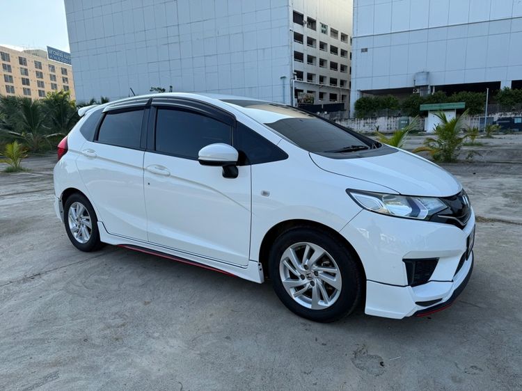 รถ Honda Jazz 1.5 S i-VTEC สี ขาว