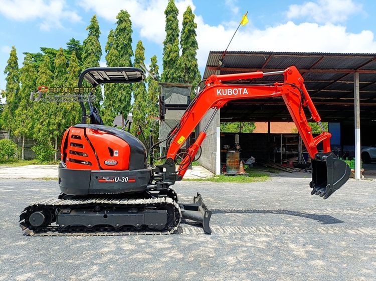 รถขุด แบคโฮ  Kubota U30-6  ขนาด 3 ตัน   คอนโทรลน้ำมัน ปั๊มนิ้ว แทรคเหล็ก มีไลน์ไปป์ปิ้ง รูปที่ 5