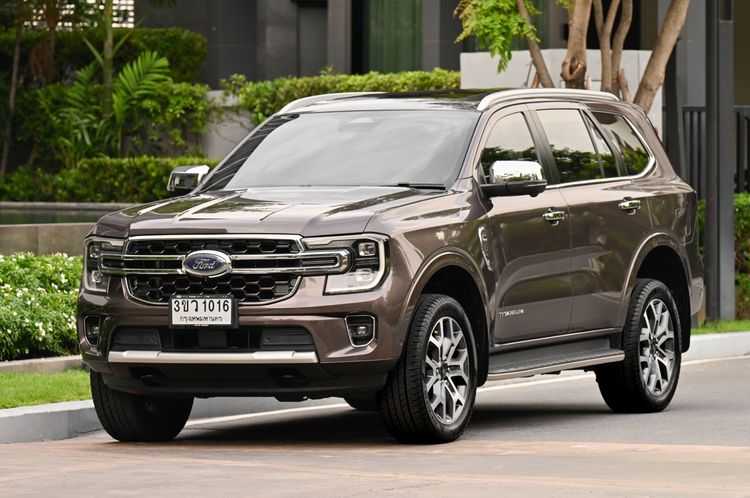 รถ Ford Everest 2.0 Titanium Plus 4WD สี น้ำตาล