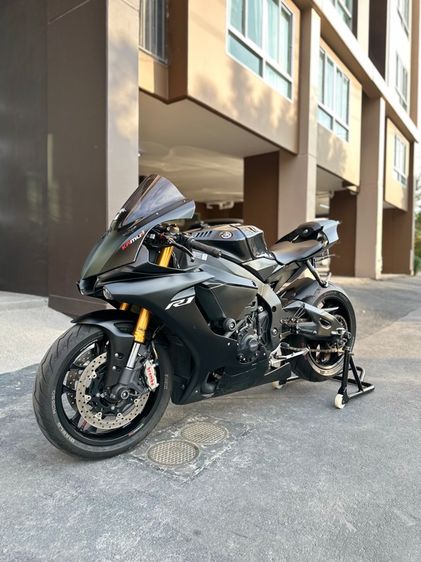 YAMAHA R1 2018
