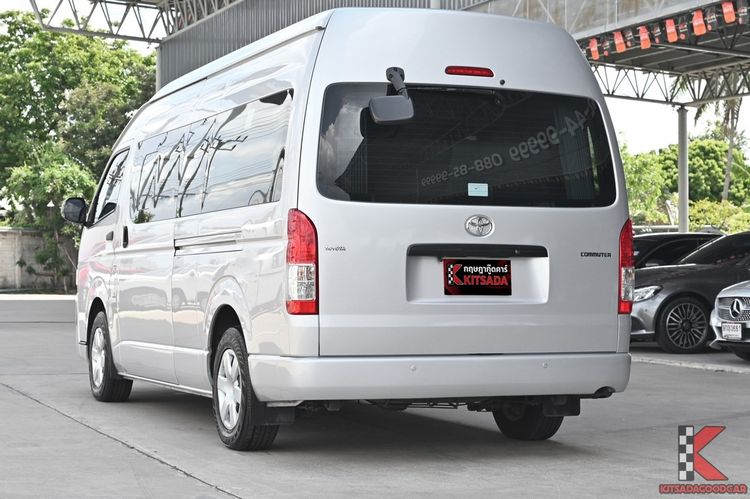 Toyota Commuter 2019 3.0 Van ดีเซล ไม่ติดแก๊ส เกียร์ธรรมดา บรอนซ์เงิน รูปที่ 3