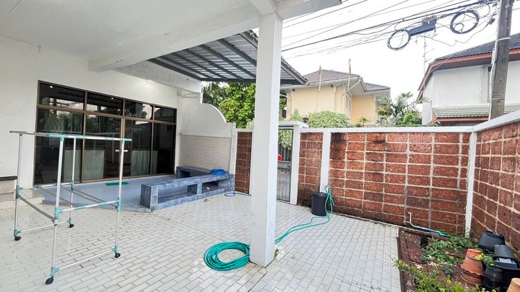 มีบางส่วน ขายทาวน์โฮม 3 ชั้น 39 ตร.ว. ซ.ลาดพร้าว35ทับ1 หมู่บ้านพรไพลิน ใกล้ mrt ภาวนา เเยกรัชดา ตลาดโชคชัยสี่ เซนทรัลลาดพร้าว เเละเมเจอร์รัชโยธิน รูปที่ 4