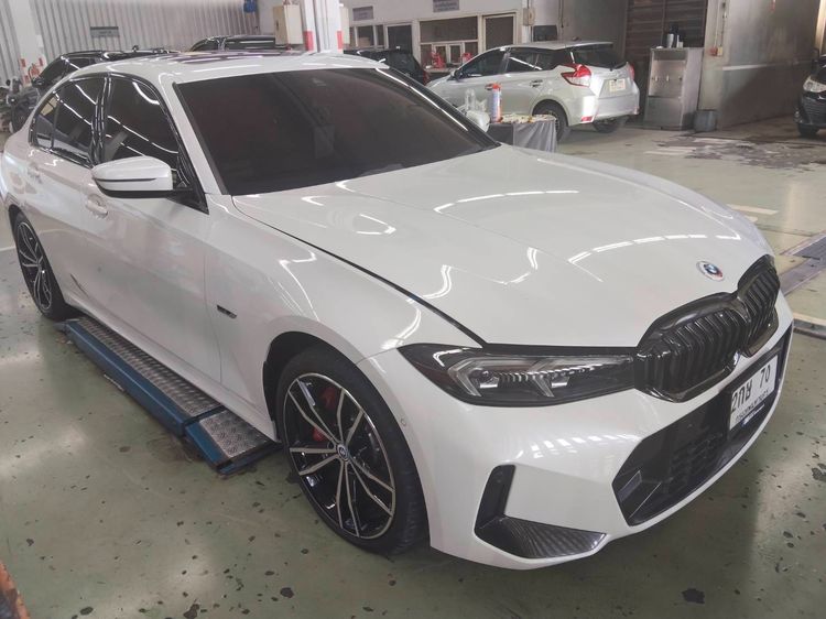 รถ BMW X1 2.0 sDrive20d M Sport สี ขาว