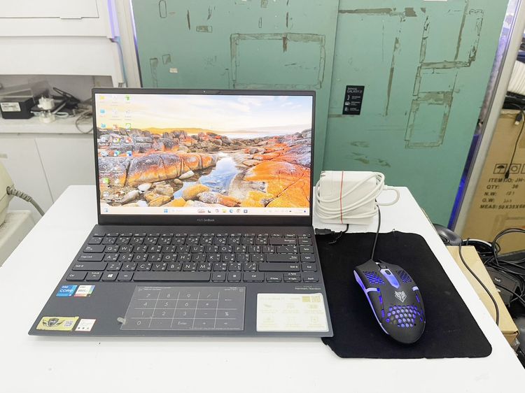วินโดว์ 8 กิกะไบต์ HDMI Asus Zenbook 14 UX425E สภาพสวย แบตนาน ใช้งานได้ดี ราคาถูกใจ