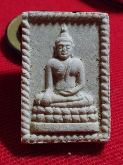 พระผงซุ้มเกลียวเชือก หลวงปู่ประสิทธิ์ชัย วัดหนองคุ้ม ต.คำโตนด จ.ปราจีนบุรี ปีลึก น่าบูชา