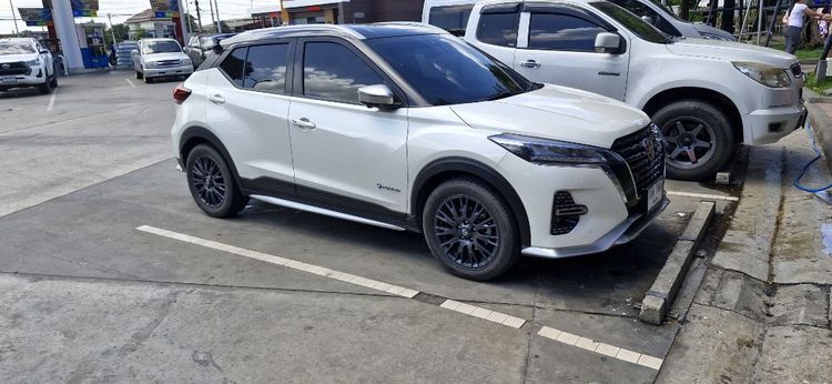 รถ Nissan Kicks 1.2 Autech สี ขาว