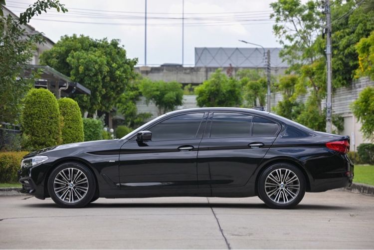 BMW Series 5 2018 520d Sedan ดีเซล ไม่ติดแก๊ส เกียร์อัตโนมัติ ดำ รูปที่ 2